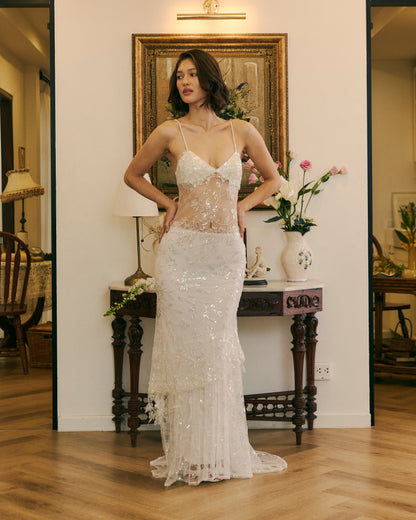 Delilah Maxi White